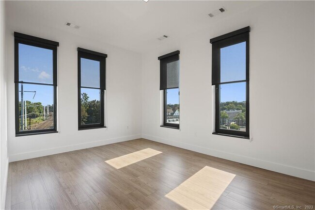 Building Photo - 78 Unquowa Pl