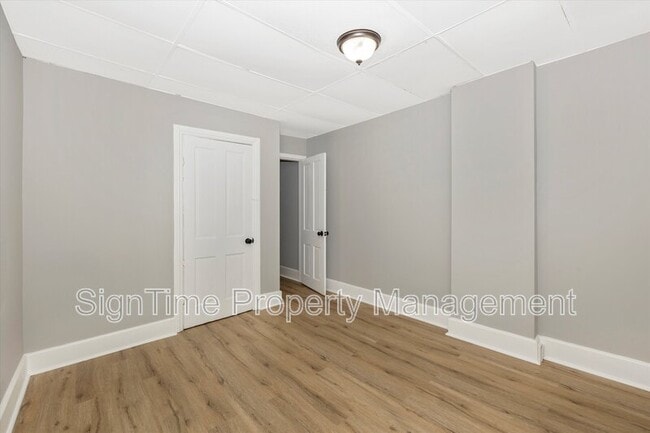 Building Photo - 114 N Conococheague St