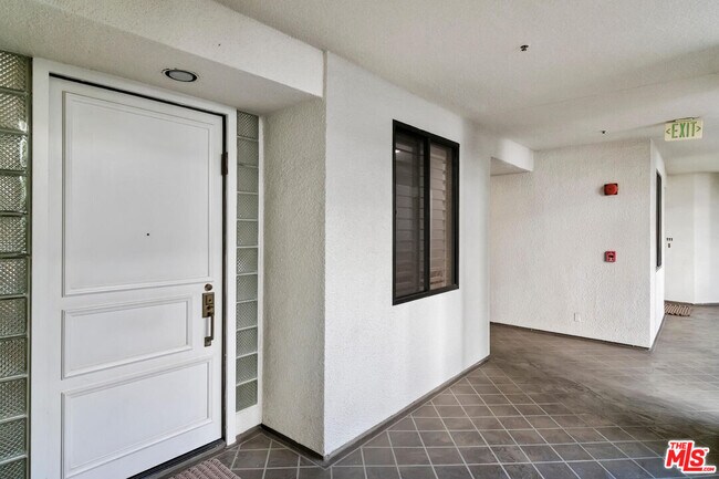 Building Photo - 2131 Century Park Ln