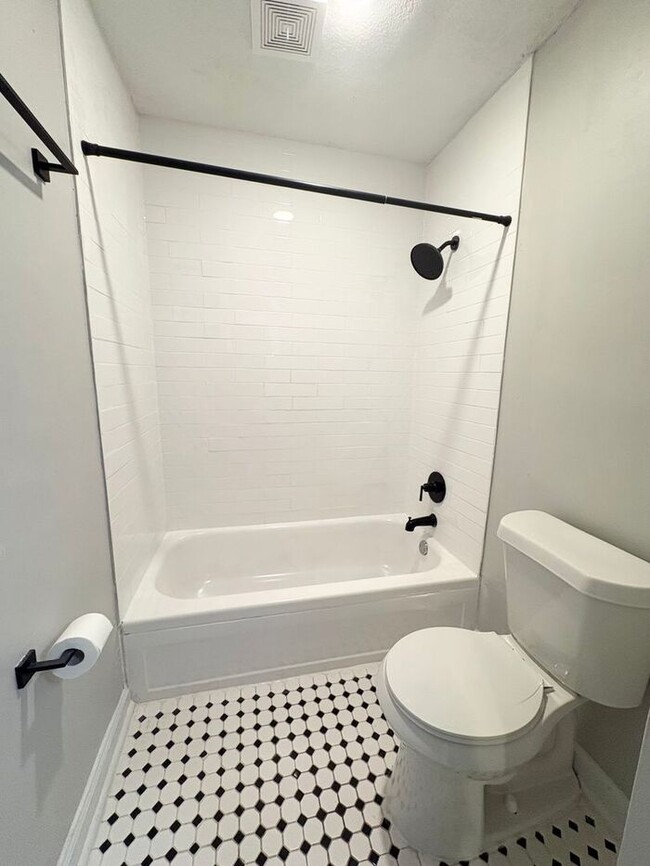 Building Photo - Steps from UofM & Highland Strip – First-Floor 2BR Apartment at The Den!