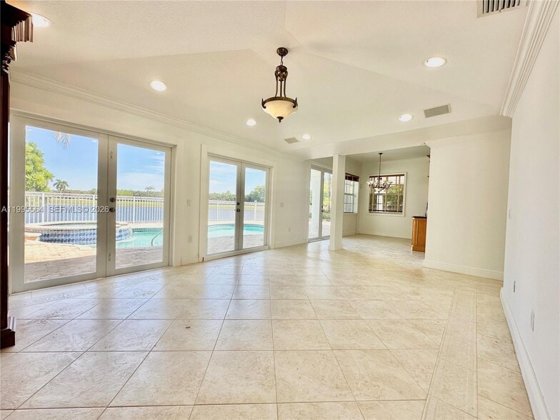 Building Photo - 5023 NW 94th Doral Pl