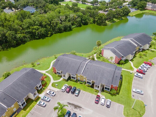 Building Photo - 1BR + Den Condo with Exclusive Move-In Incentive