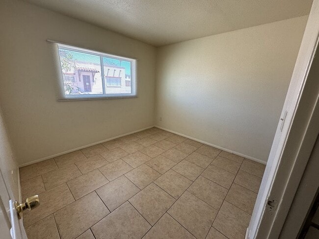 Building Photo - West Phoenix Townhome