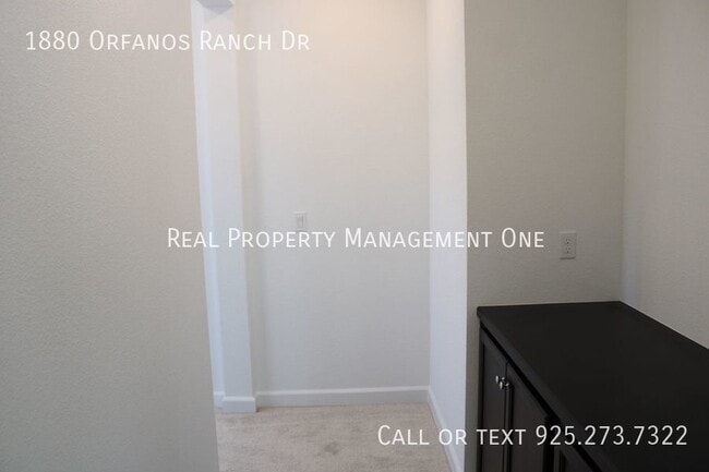 Building Photo - Brand New 4 Bed/3 Bath Home in Perfect Bre...