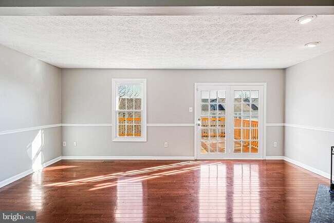 Building Photo - 5 Brantwood Ct