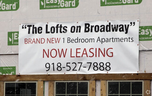 Building Photo - The Lofts on Broadway