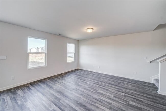 Building Photo - 300 Coverly Ct