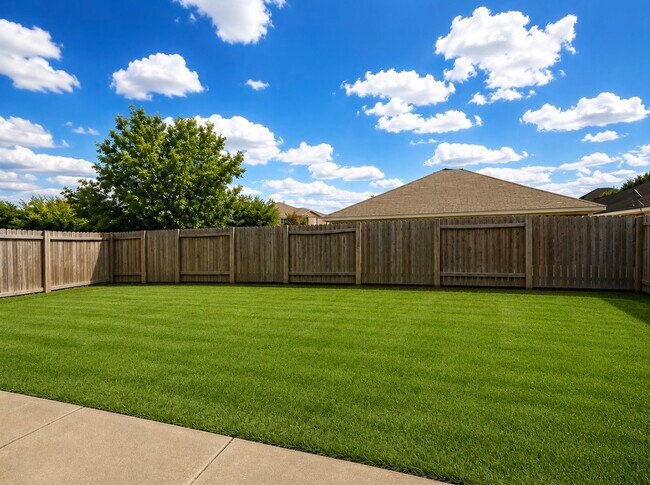 Building Photo - 1318 Colonial Manor Dr