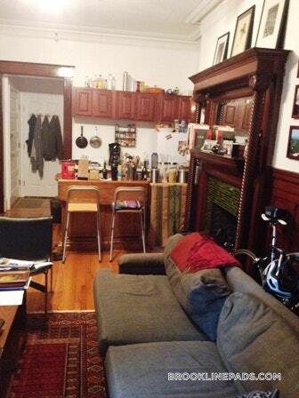 Building Photo - 1077 Beacon St