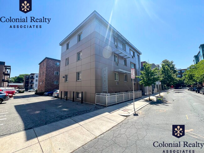 Building Photo - 8 Griggs St
