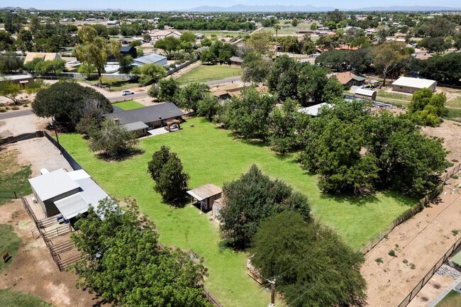 Building Photo - 23265 Vía Del Arroyo