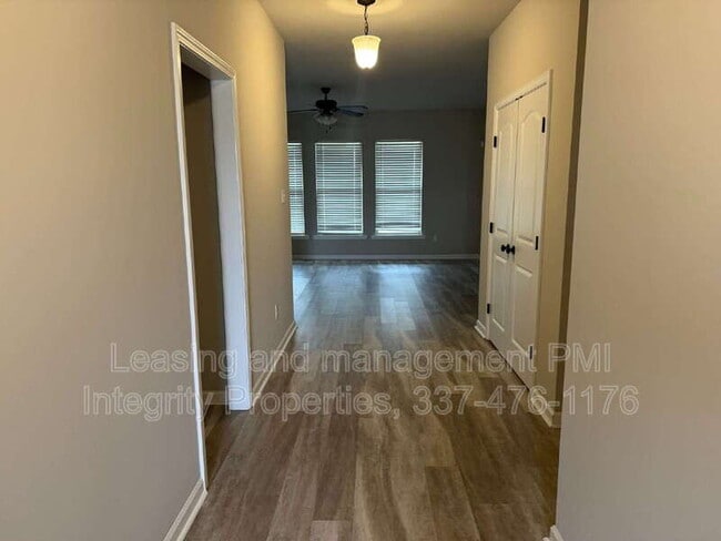 Building Photo - 201 St Caillin St