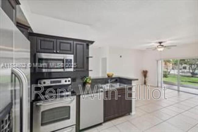 Primary Photo - 6952 SW 39th St