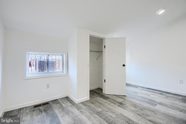 Building Photo - 7 S Carrollton Ave