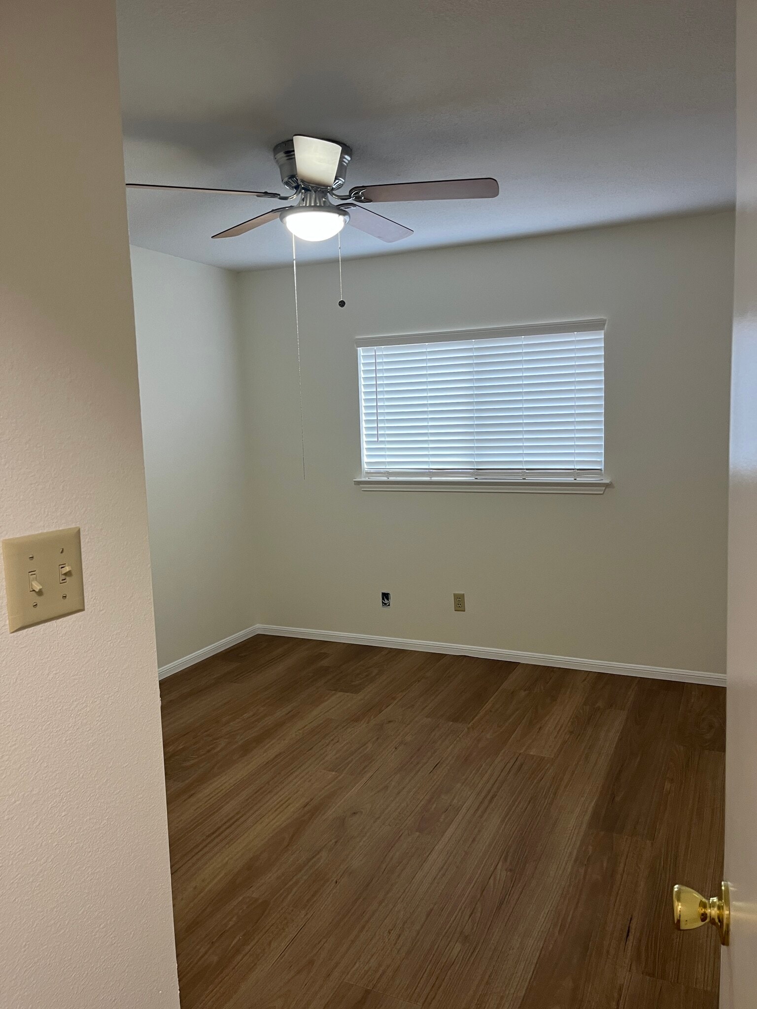 Building Photo - 21114 Sierra Cres