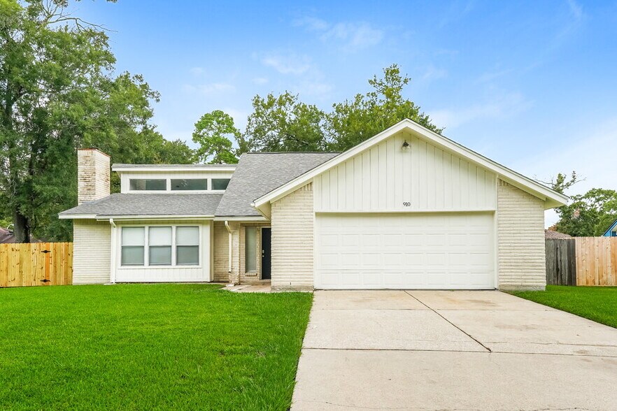 Building Photo - 910 Companion Dr