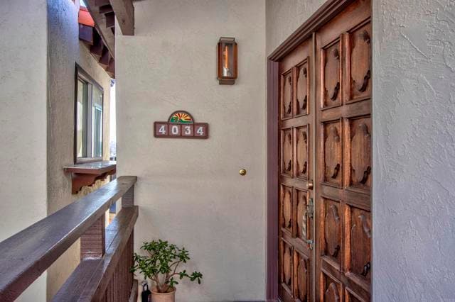 Building Photo - 4034 Ampudia St