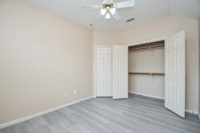 Building Photo - 15114 Snow Hill Ct