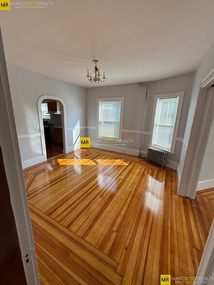 Building Photo - 58 Willow Ave