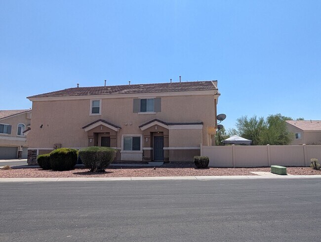 Primary Photo - 2-STORY TOWNHOUSE FOR RENT IN ALIANTE NORT...