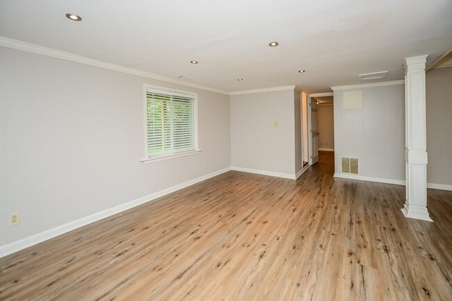 Building Photo - 1847 Litchfield Rd SW