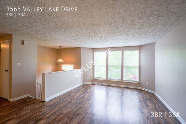 Building Photo - 3565 Valley Lake Dr