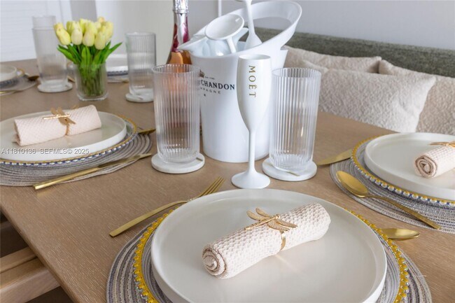 Building Photo - 159 NE 6th St