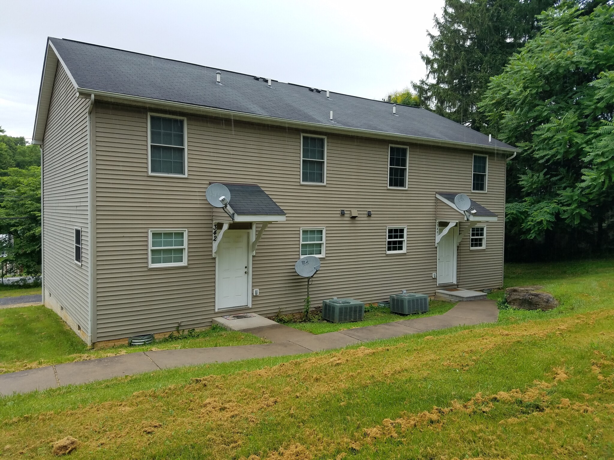 Back entrance (#340 is unit on the right) - 340 W German St