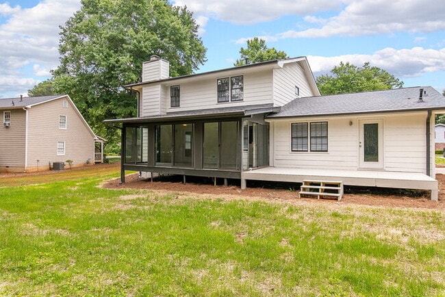 Building Photo - 4143 Meadow Way