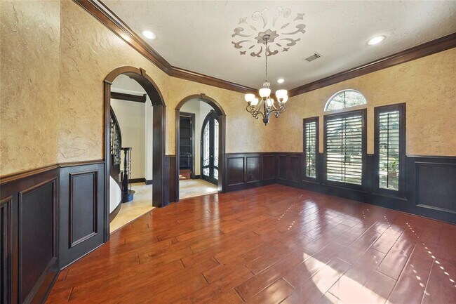 Building Photo - 30 N Palmiera Cir