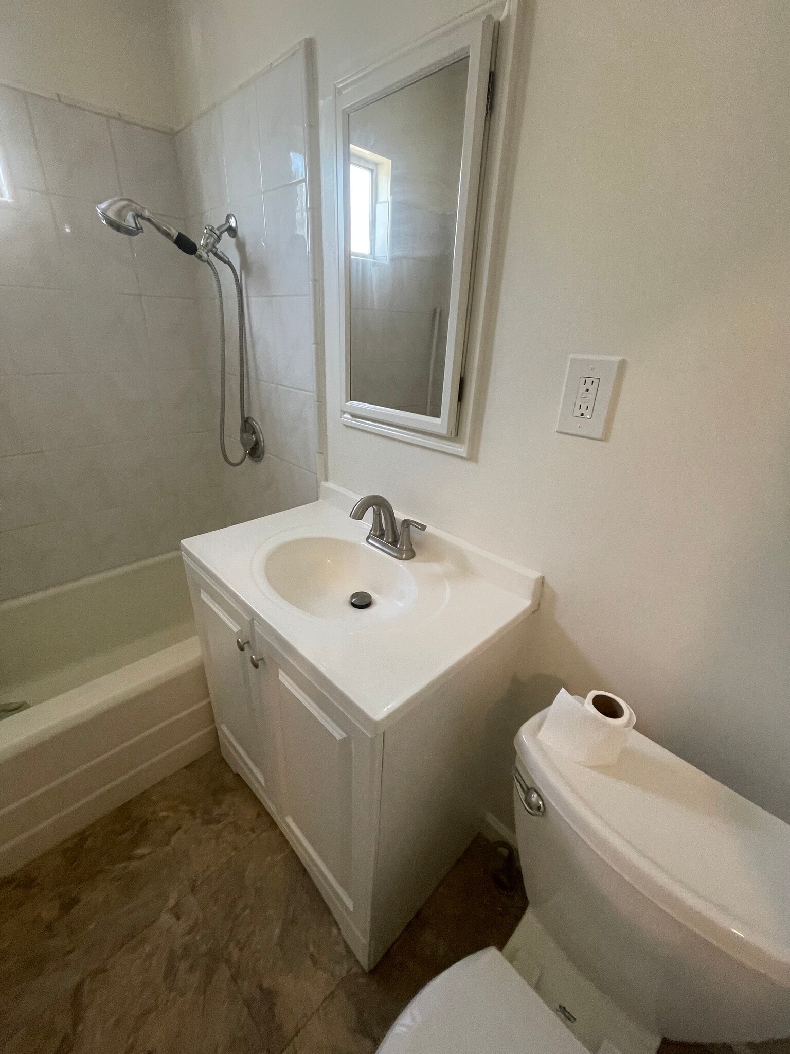 Building Photo - 1631 Del Amo Blvd