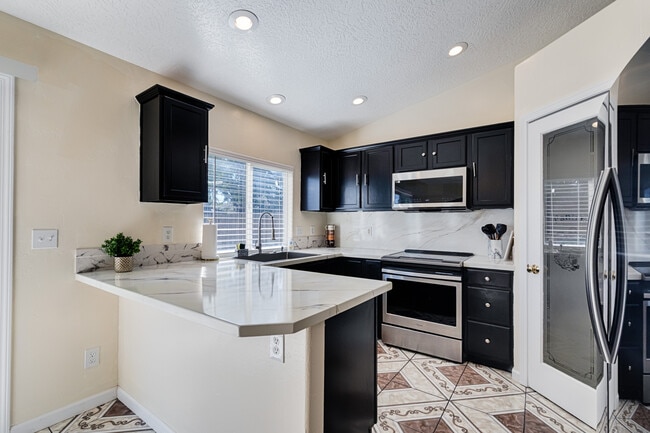 Building Photo - 14229 Shenandoah St