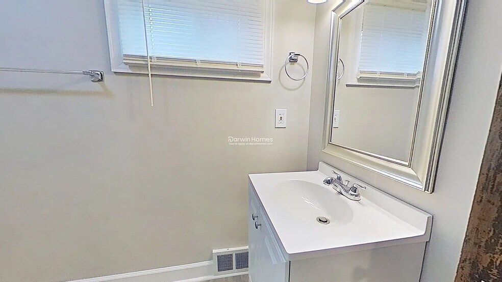 Building Photo - 49 Jackson St