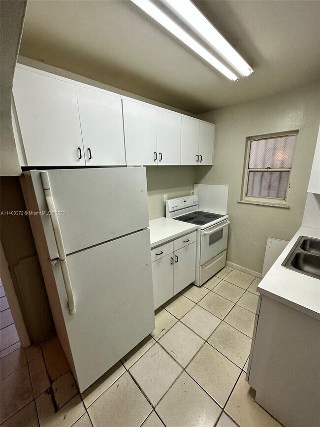 Building Photo - 4050 NW 135th St