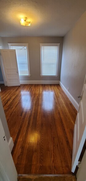 Building Photo - 488 Park Ave