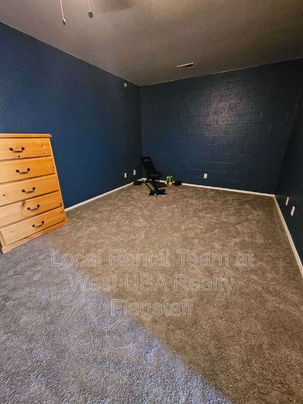 Building Photo - 6315 St Nicholas Cir