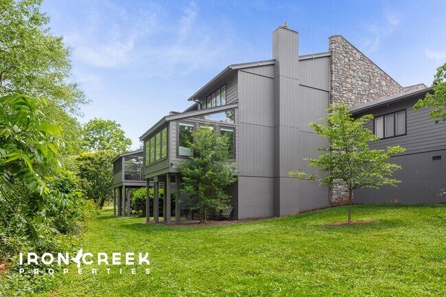 Building Photo - 515 Crowfields Ln