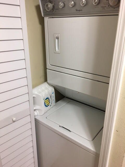 Building Photo - 1436 N Maplewood Ave