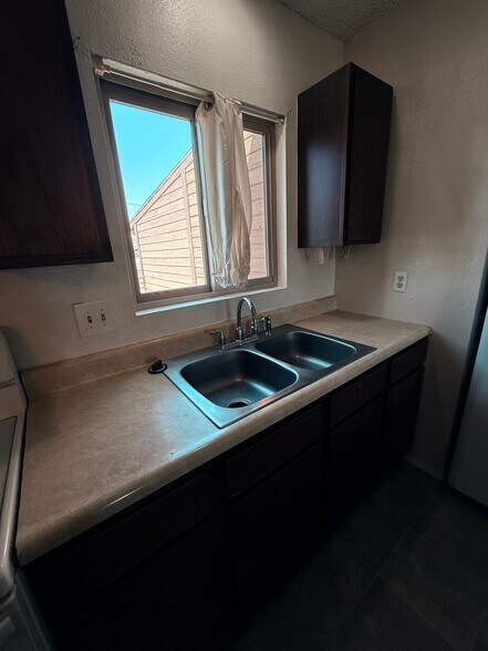 Building Photo - 1216 W Montana St