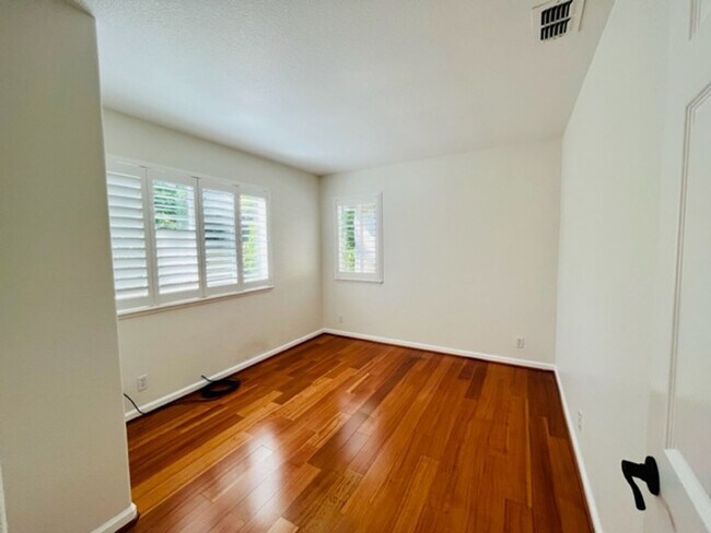 Building Photo - Move-in Ready 3BD/2.5BA, Two-Story Home in Stony Brook in Downtown Danville
