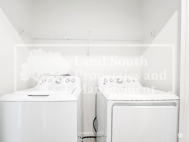 Building Photo - 4811 Rigging St