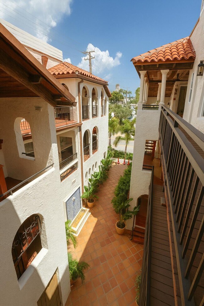 Building Photo - 184 Sunset Ave