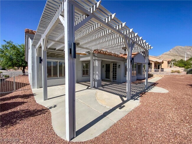 Building Photo - 10420 Villa Ridge Dr