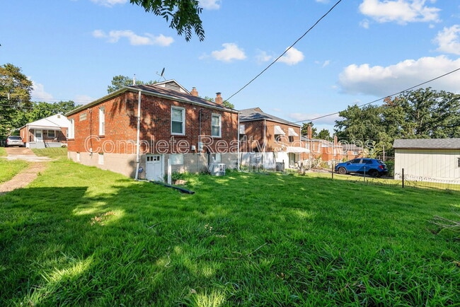 Building Photo - 6605 Barken Ave