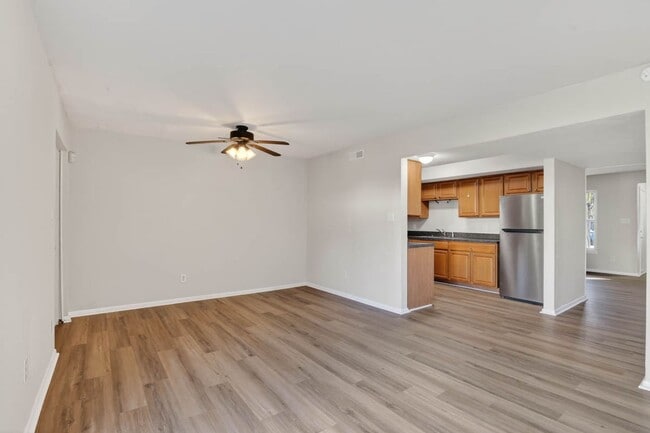 Building Photo - Updated 3BR Home in Virginia Beach with Modern Finishes & Prime Location