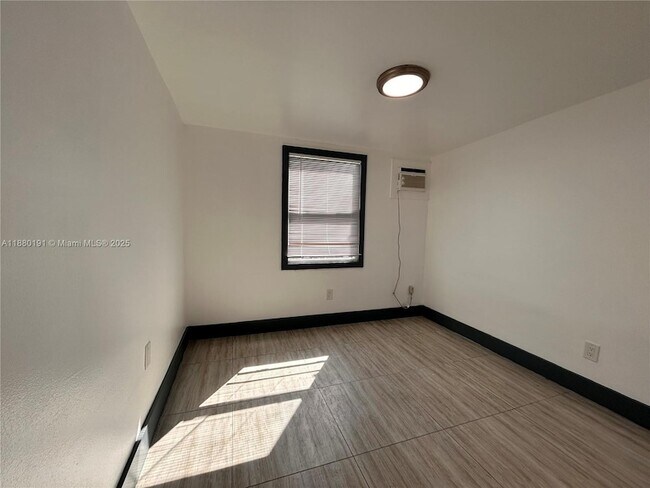 Building Photo - 1928 Wilson St