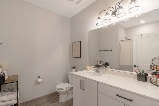 Building Photo - 1570 Stadium Ln