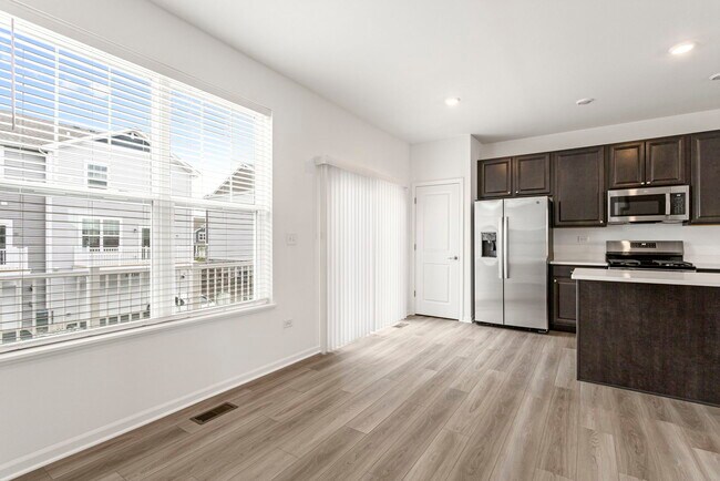 Building Photo - 25736 W Yorkshire Dr