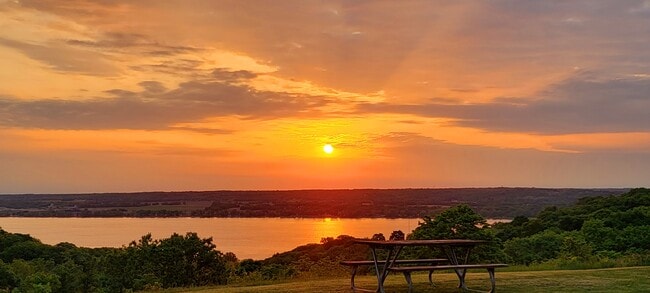 Peoria Heights Grandview Dr. - 5205 N Montclair Ave