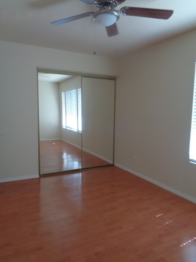 Building Photo - 607 E Utica Ave